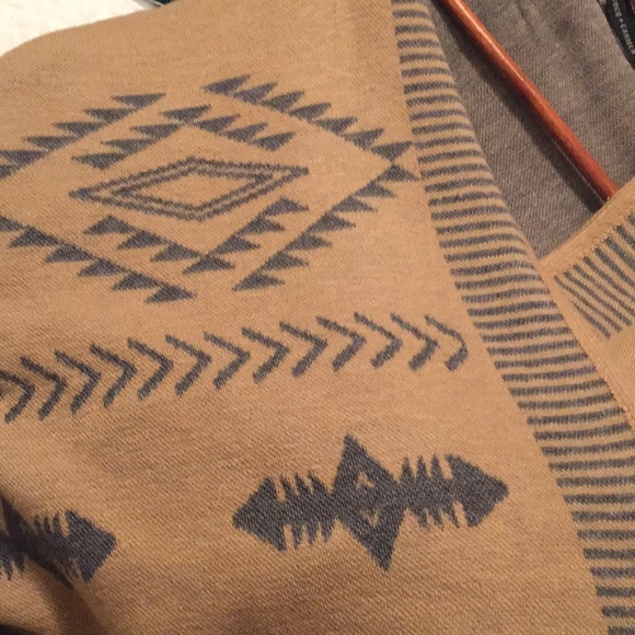 Coco + Carmen Vest - Picture 4 of 5